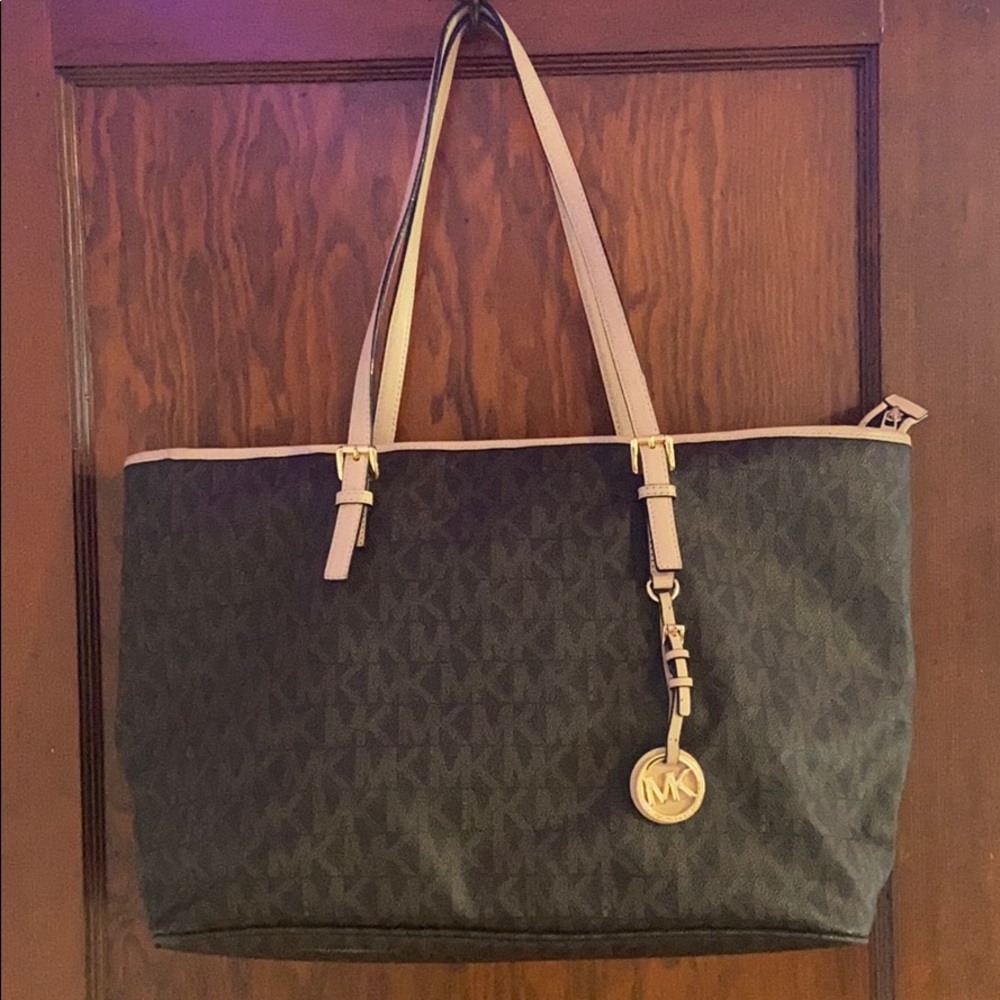 MK tote
